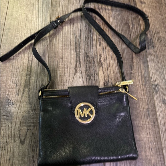 Michael Kors small crossbody **SOLD** - Picture 1 of 3